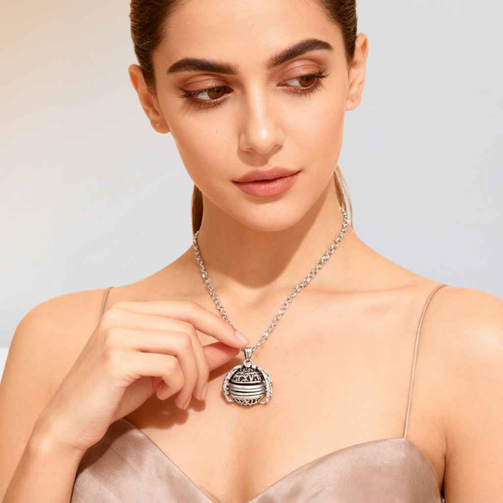 Lunelle - Foldable Photo Pendant Necklace