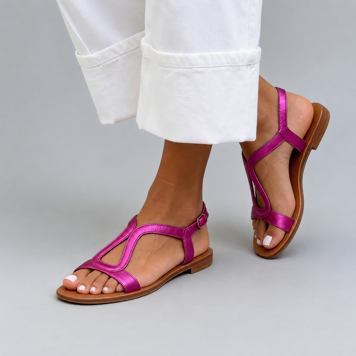 Wearbella – The Flat Sandal That Still Looks Elegant