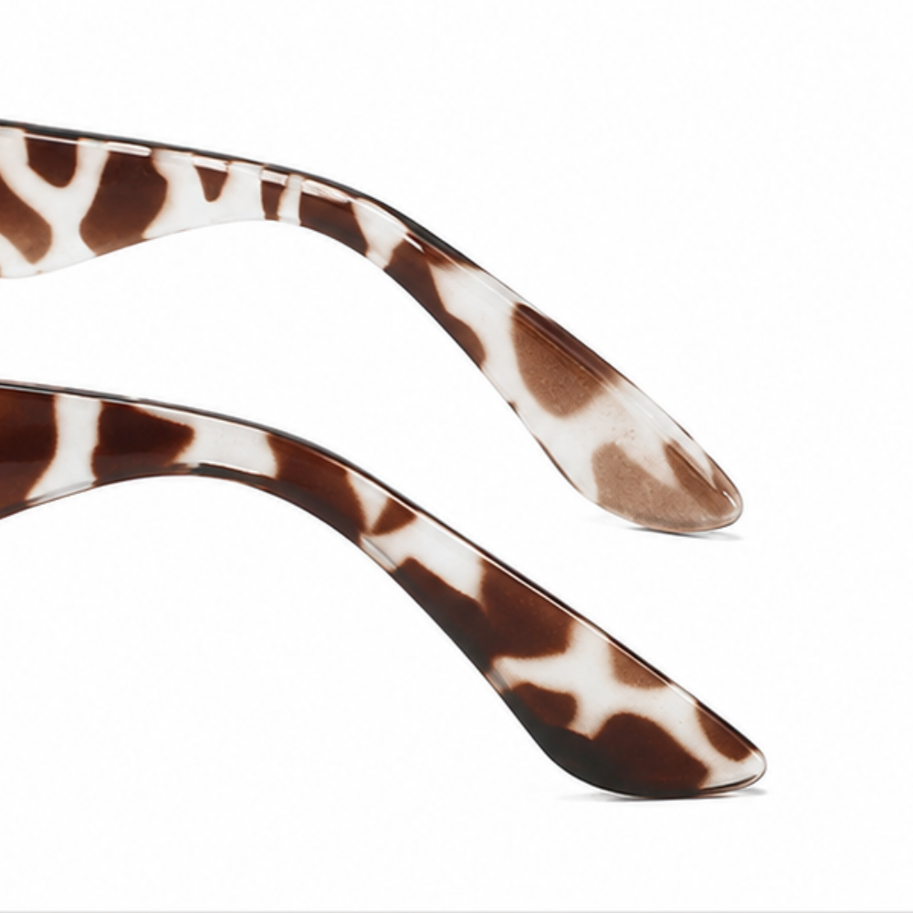 Wearbella – The Square Frame That Finishes Any Look