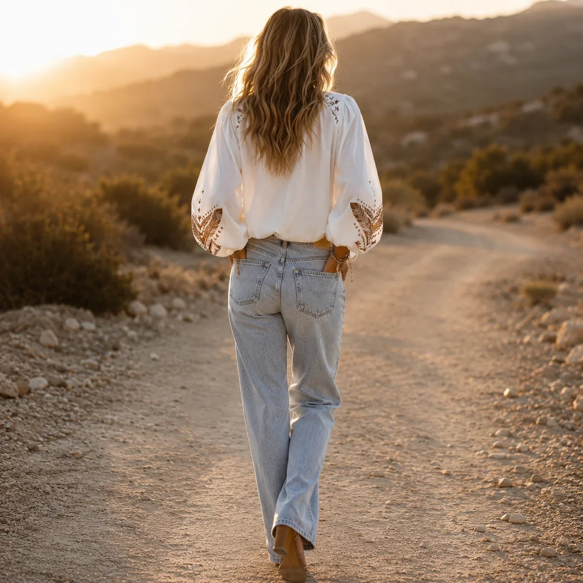 Soluna – Boho Blouse, V-Neck, Balloon Sleeve