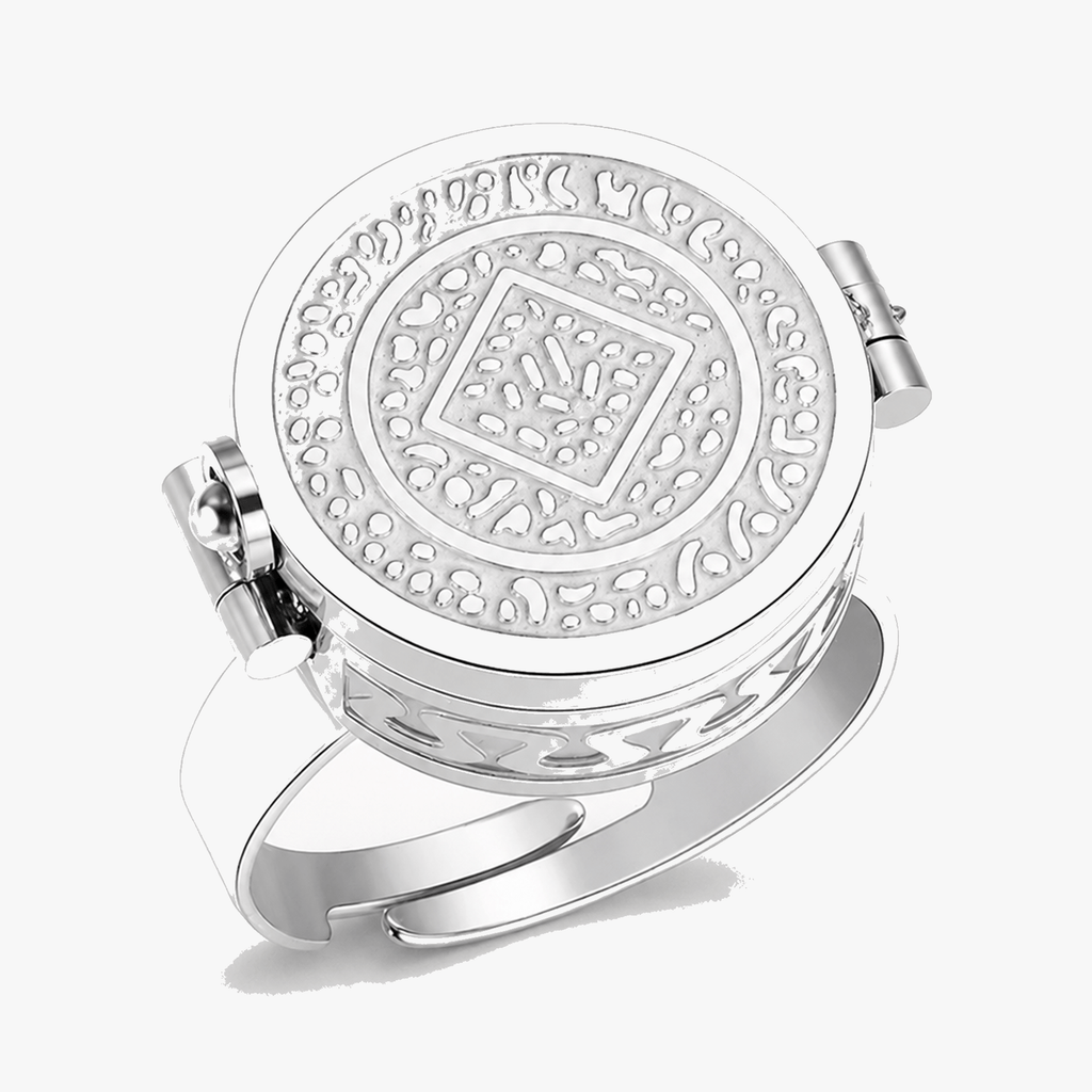 Perlina – Wearable lip balm ring