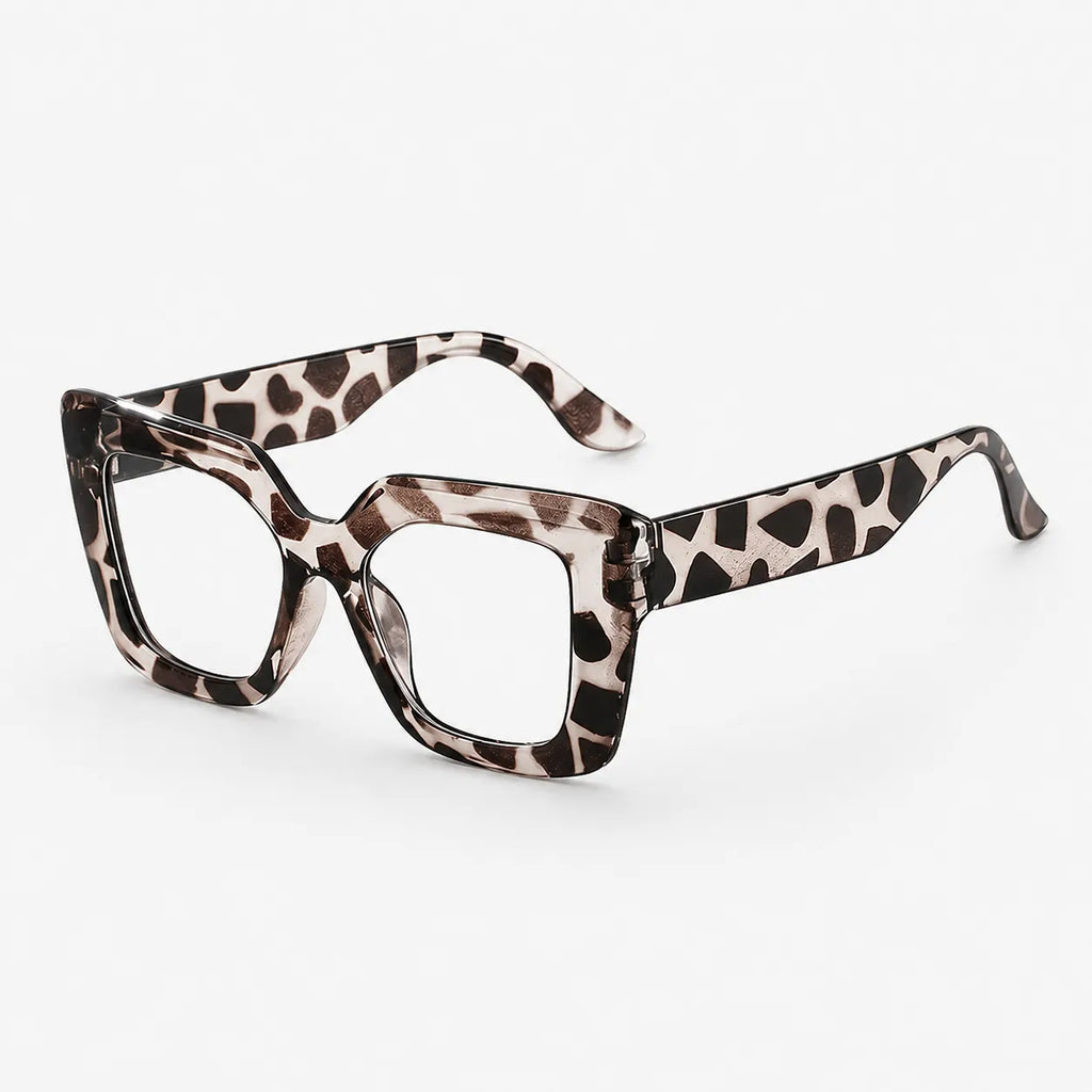Wearbella – The Square Frame That Finishes Any Look