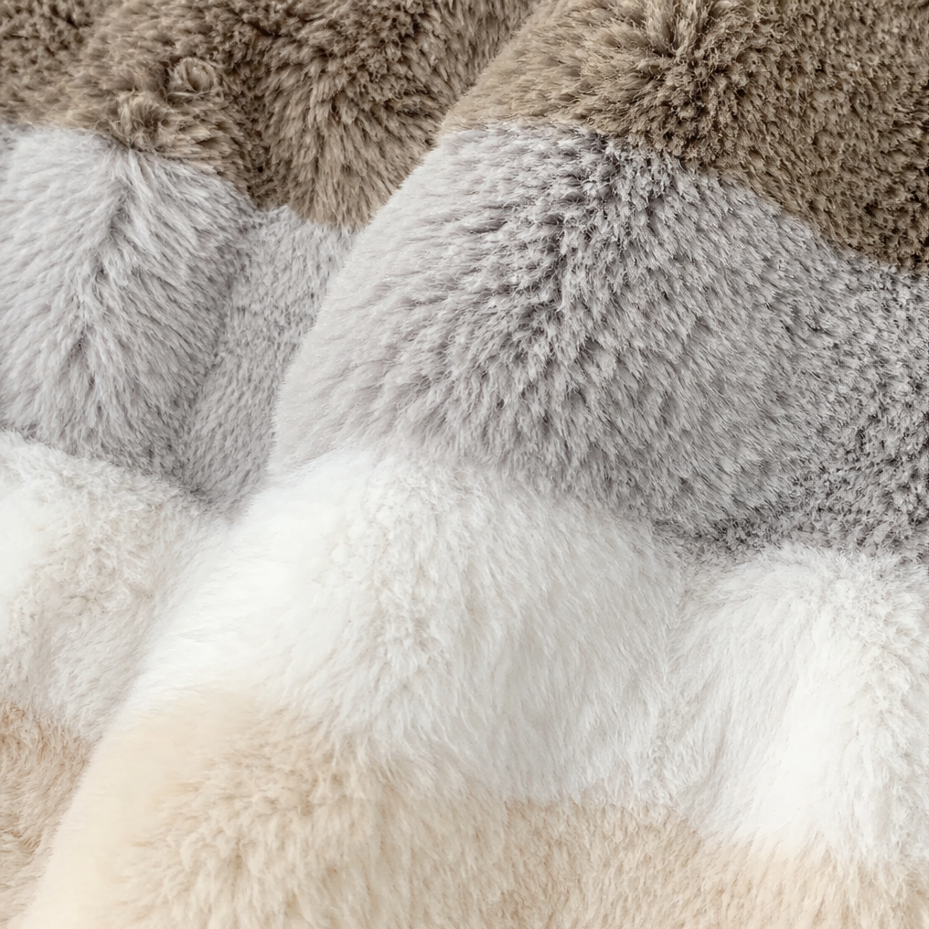 Furvella – Color-Block Oversized Faux Fur Coat
