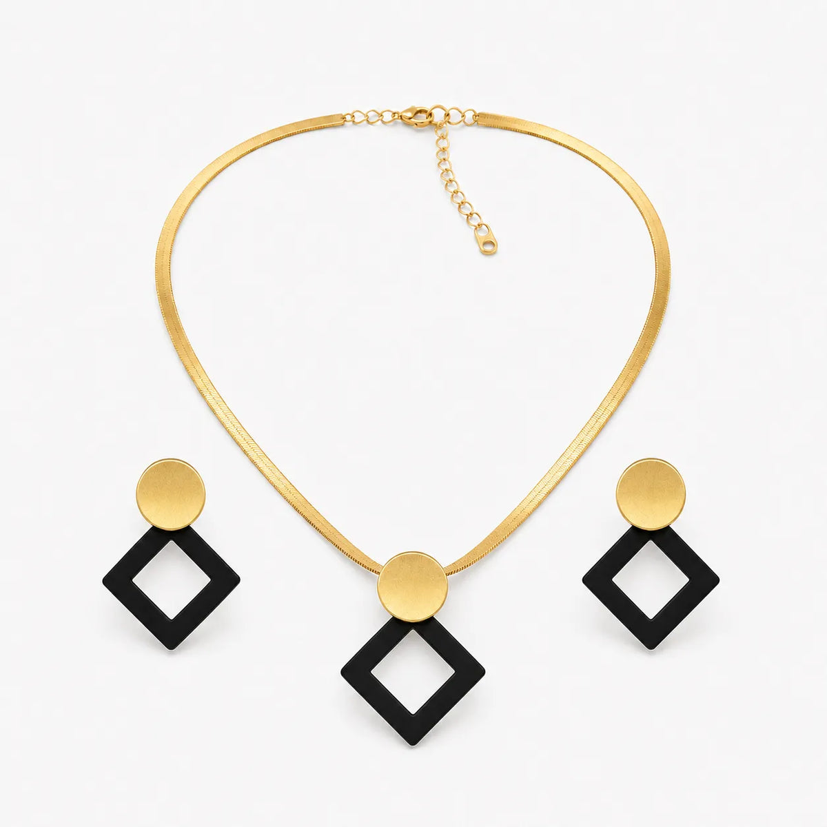 Aurenza – Gold necklace and earring set, textured medallion, flat snake chain